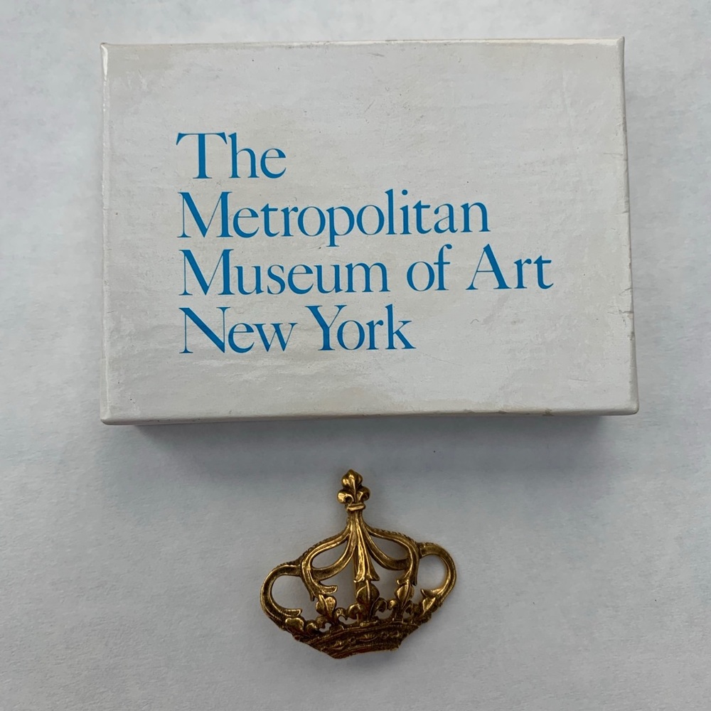 COPY - Vintage Crown pin